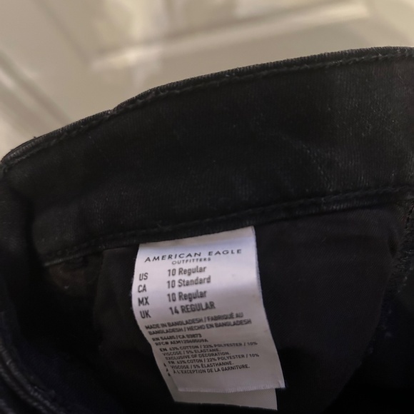 Women’s American Eagle Super Hi-Rise Jegging - Picture 3 of 3